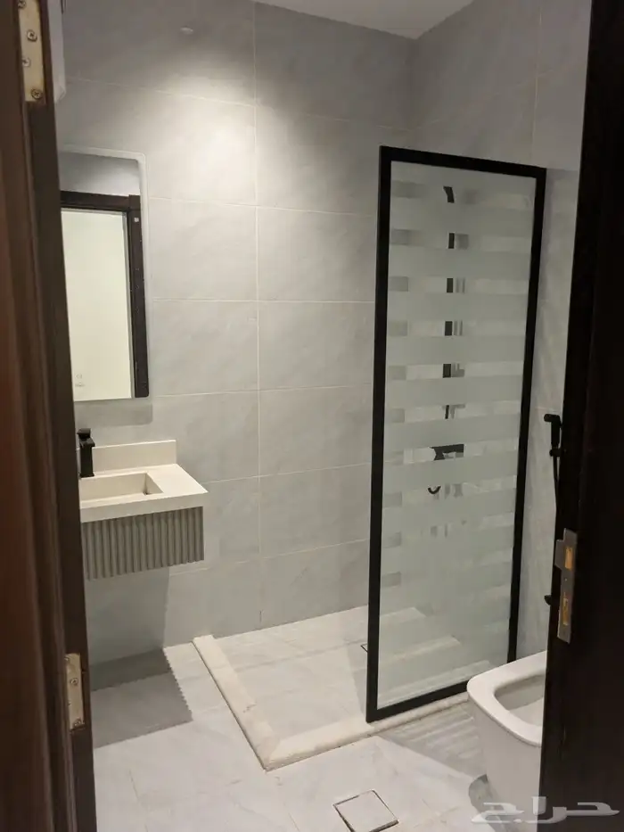 شقة فاخرة للايجار درب الحرمين 9