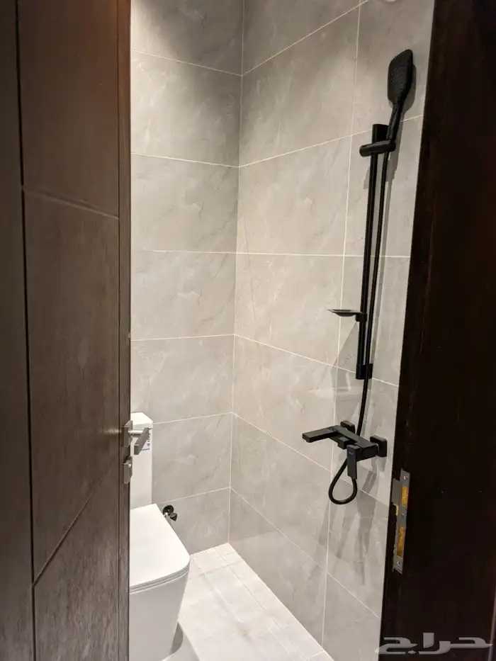 شقة فاخرة للايجار درب الحرمين 3