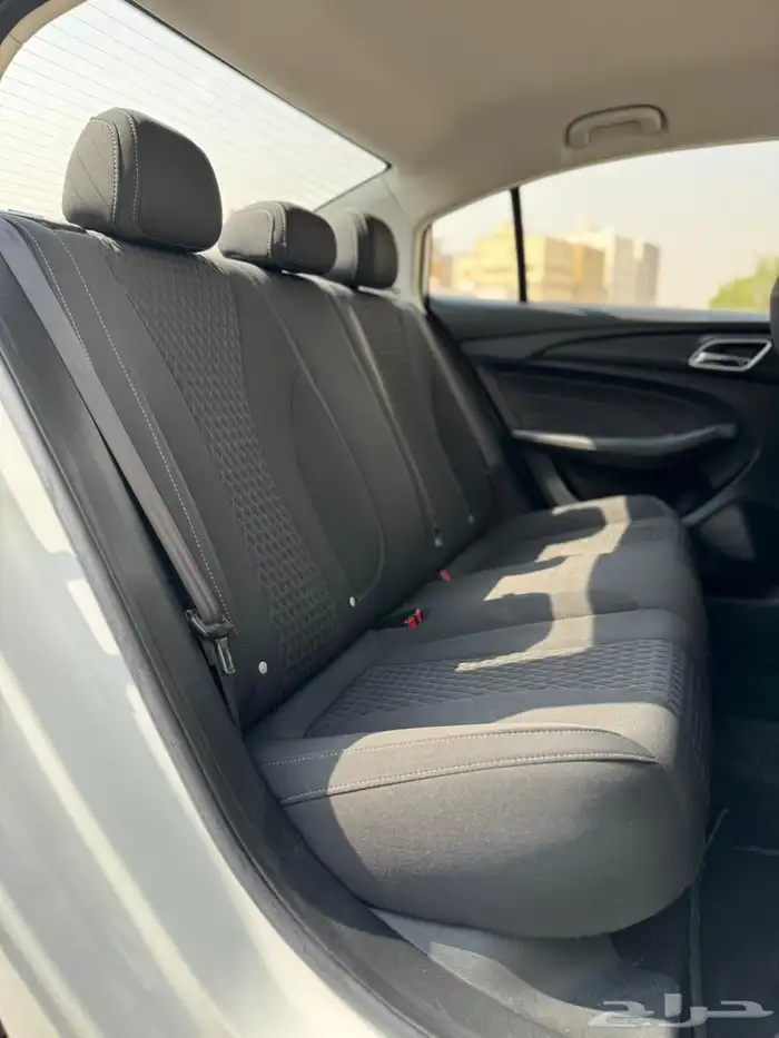 مجموعة من 10 سيارات MG 5 موديل 2023 السعر من 26000 الف 15