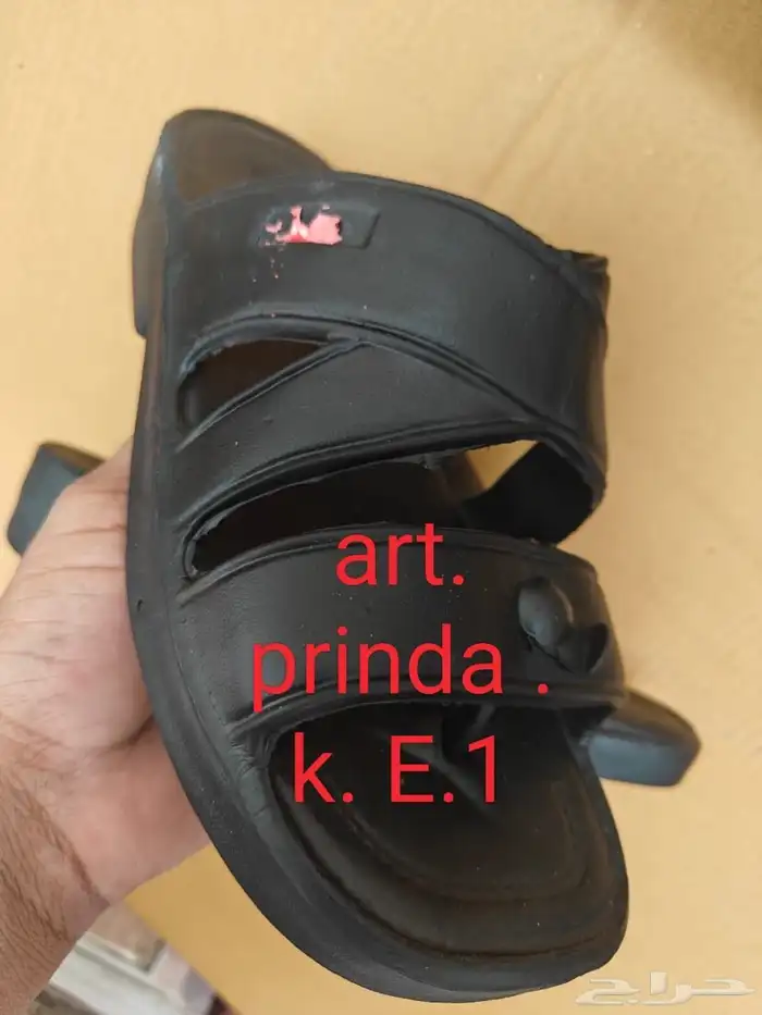 للبيع جزمات اسبورت وا اسليبر بي أسعار الجمله 75