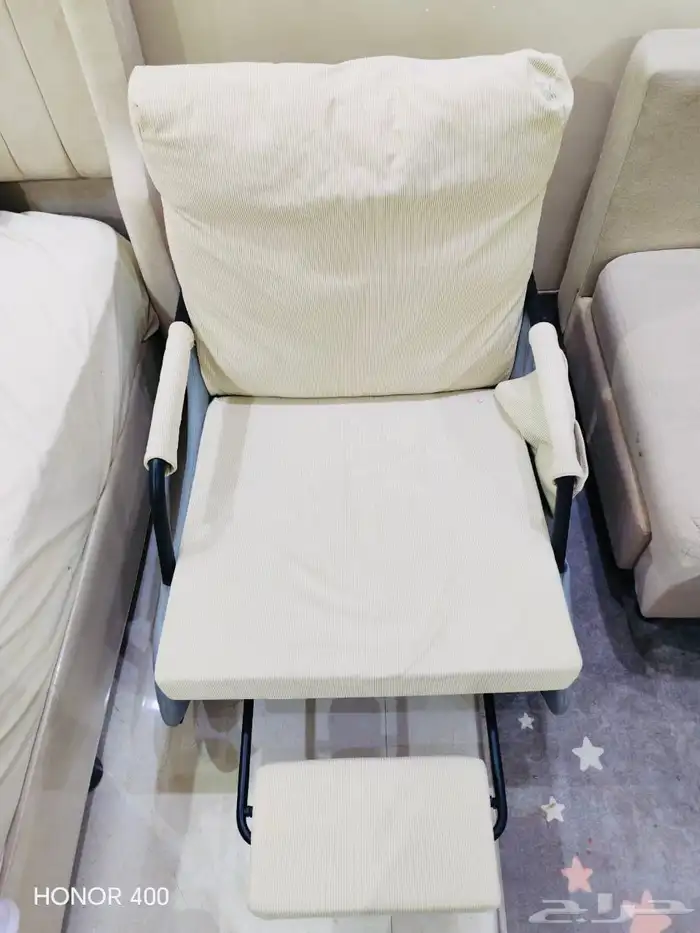 كرسي هزاز وكرسي قيمنق شبه جديد ونظيفه 0