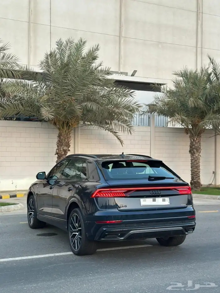 اودي Q8 2023 بلاك ادشن 11