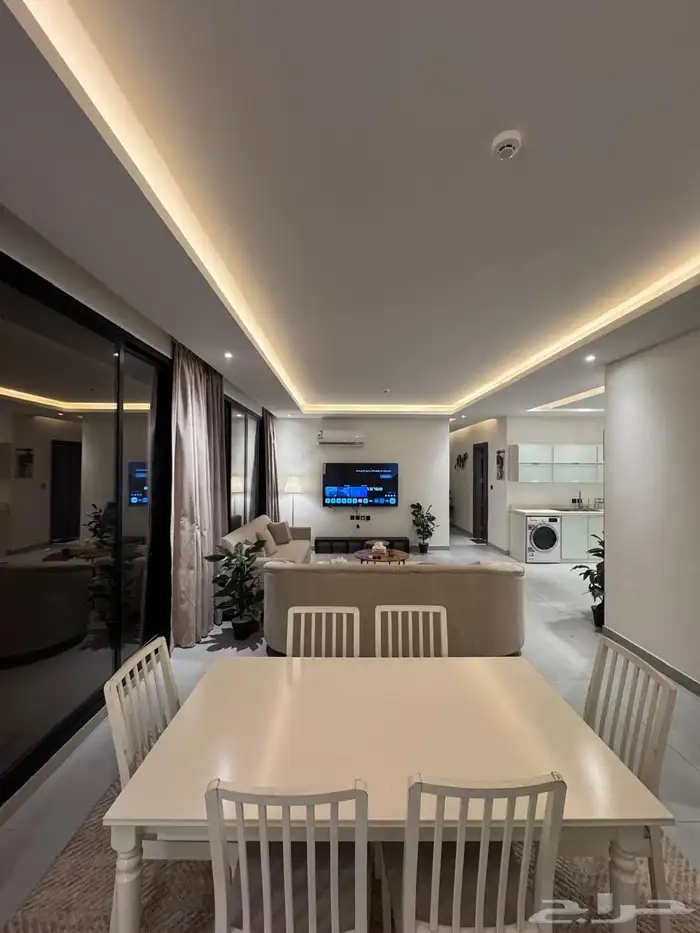 شقة مؤثثة للإيجار حي العارض 1