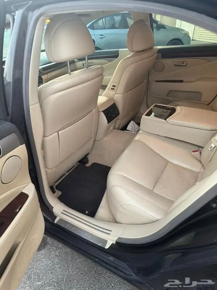 لكزس LS 460 8