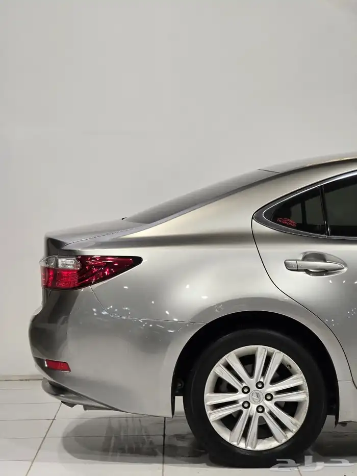 لكزس ES250 موديل 2015 بحالة ممتازة 7