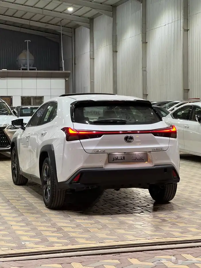 لكزس Ux300h سعودي ضمان8سنوات كاش اقساط 4