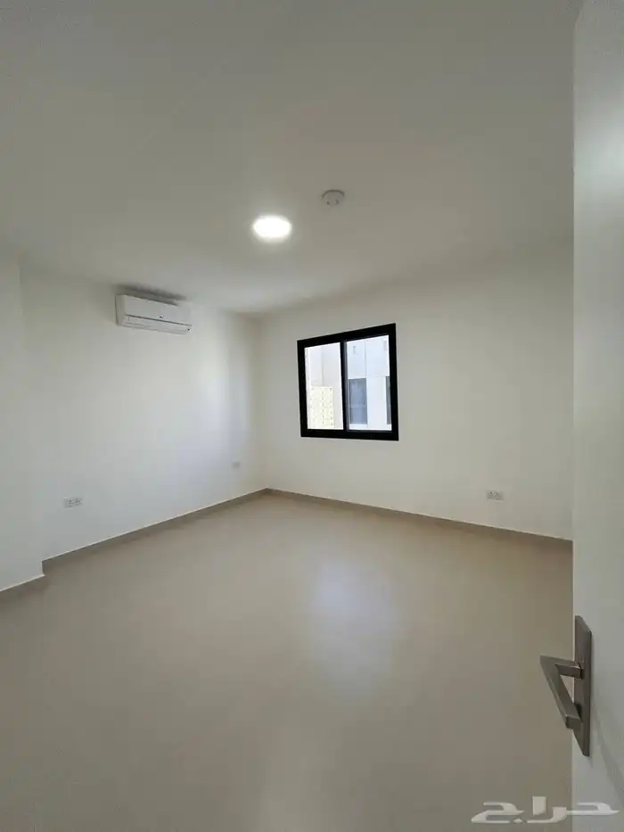 فلة فاخرة للبيع حي سدرة روشن 19