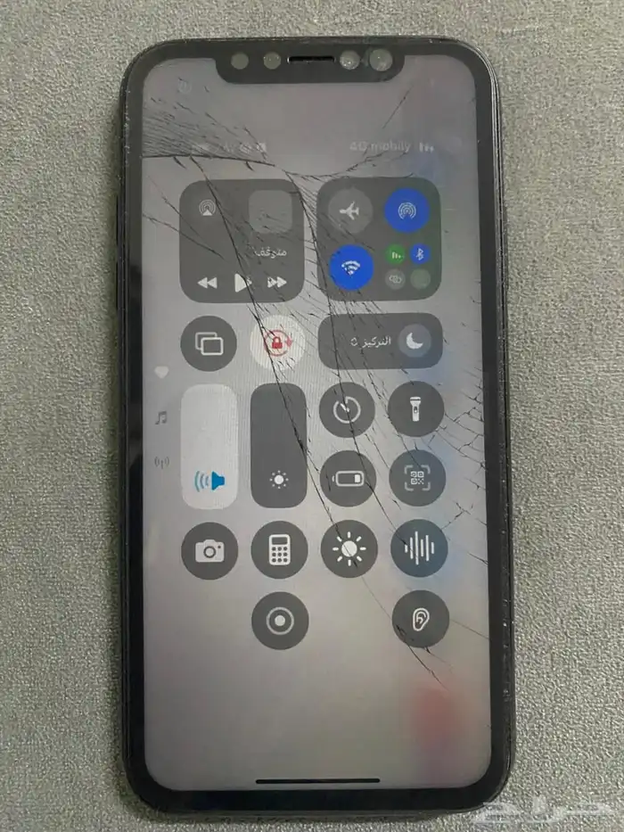 جوال iPhone XR أسود  سعة 128GB 1