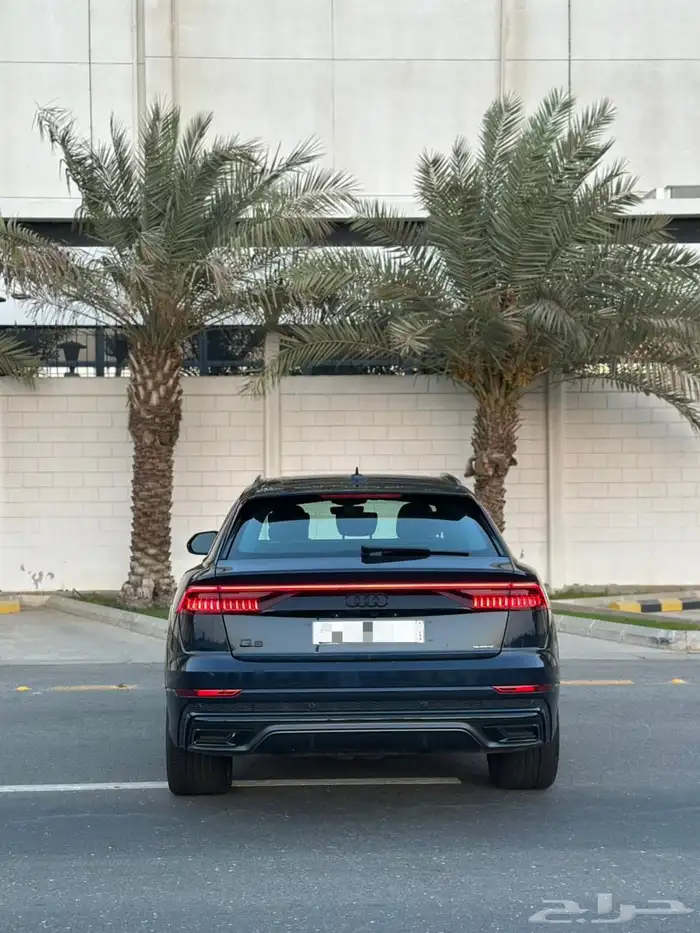 اودي Q8 2023 بلاك ادشن 10