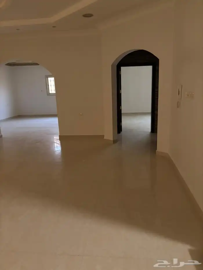 للإيجار فيلا بحي ظهرة لبن ب 68 الف ريال دفعتين 5