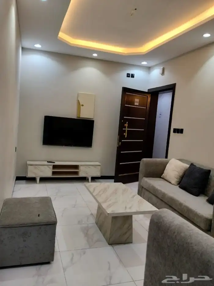 شقة للإيجار الشهري والسنوي مؤثثه غرفتين وصالة 3