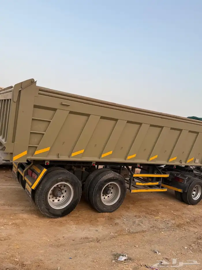 للبيع صندوق قلاب 0