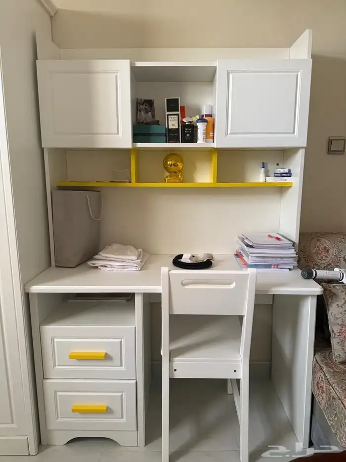 مكتبين وسريرين 1