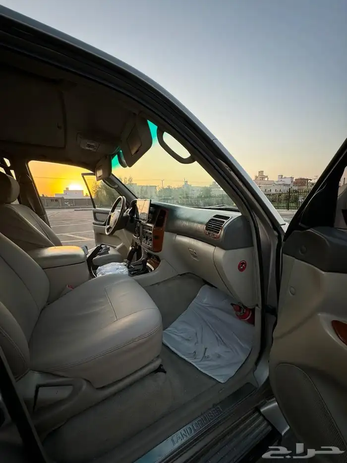 لاندكروزر 2005 فل كامل للبيع 4