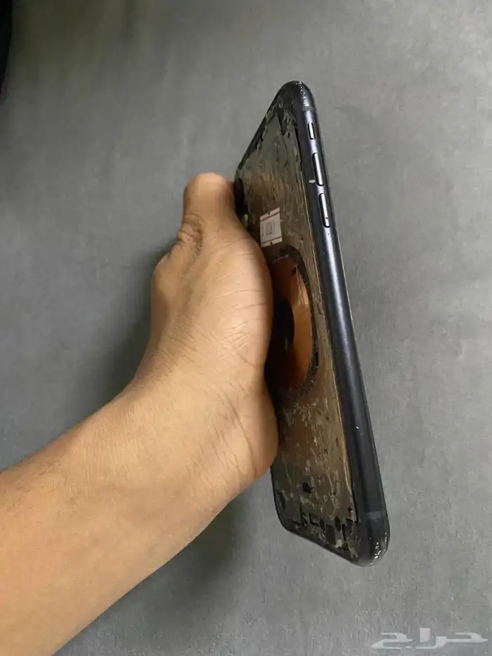 جوال iPhone XR أسود  سعة 128GB 9