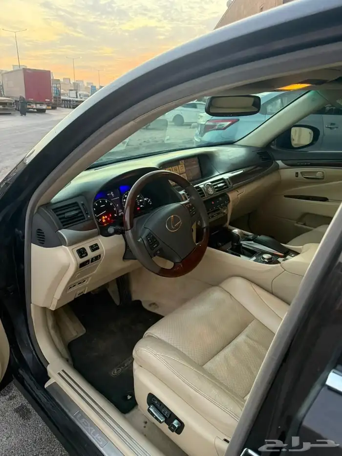 لكزس LS 460 9