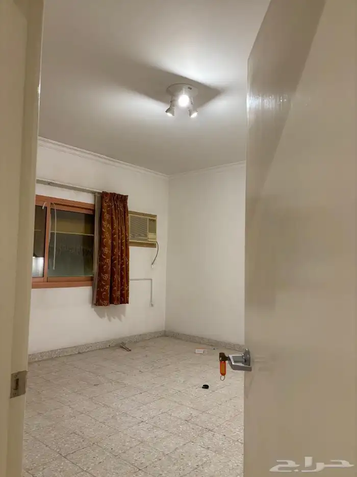 شقة للايجار عوائل 4