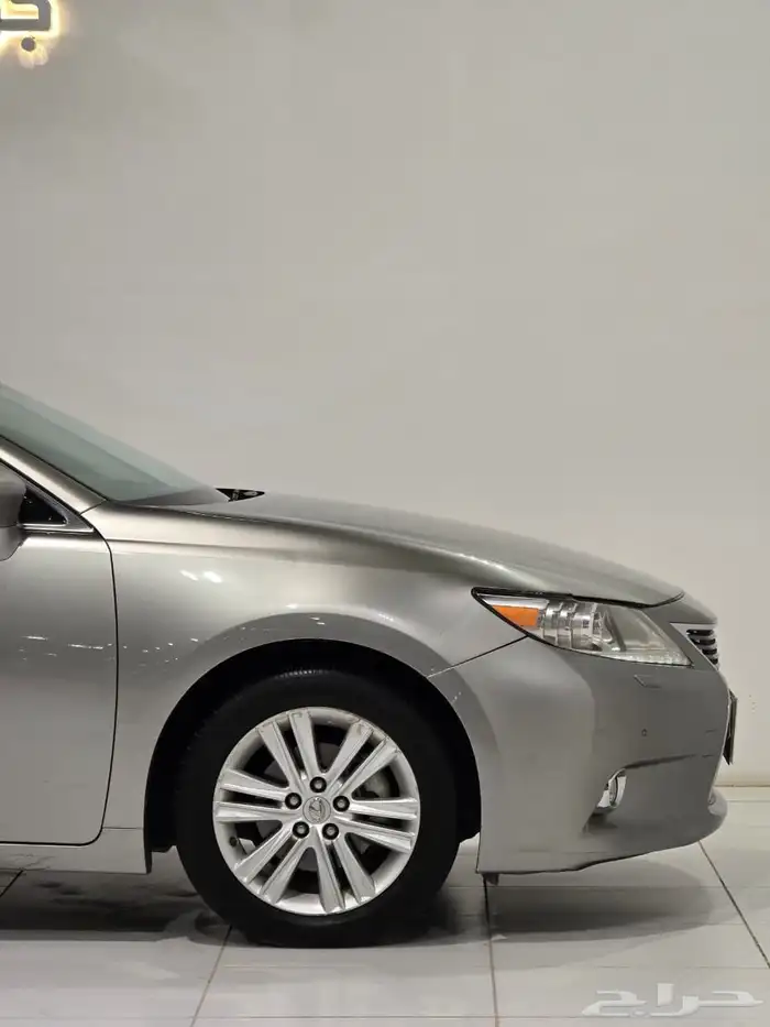 لكزس ES250 موديل 2015 بحالة ممتازة 6