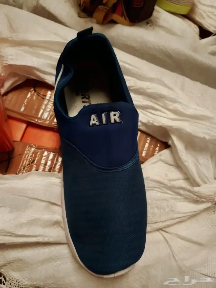 للبيع جزمات اسبورت وا اسليبر بي أسعار الجمله 45