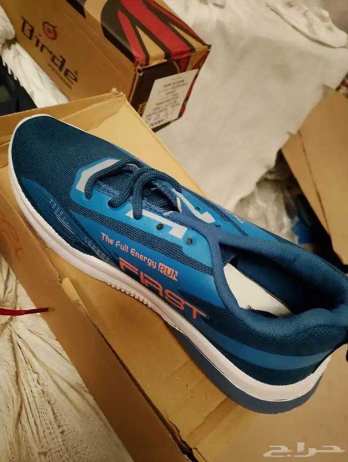 للبيع جزمات اسبورت وا اسليبر بي أسعار الجمله 51