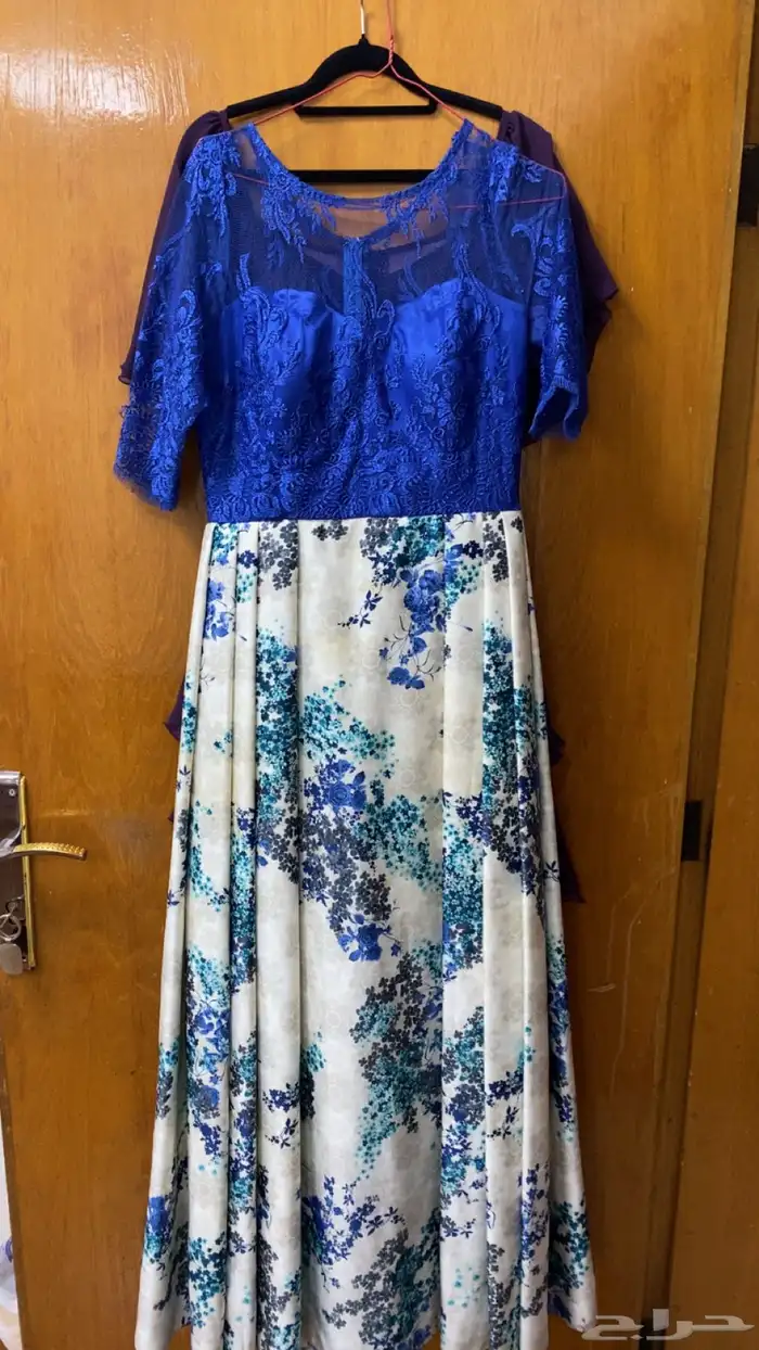 للبيع ثلاث فساتين 0