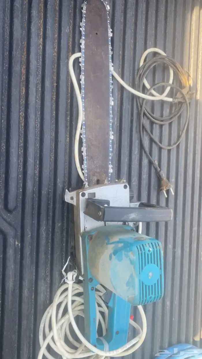 منشار خشب كهرب شغال على الشرط 1