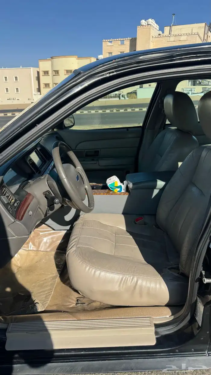 فورد كراون فكتوريا 2011 للبيع 13