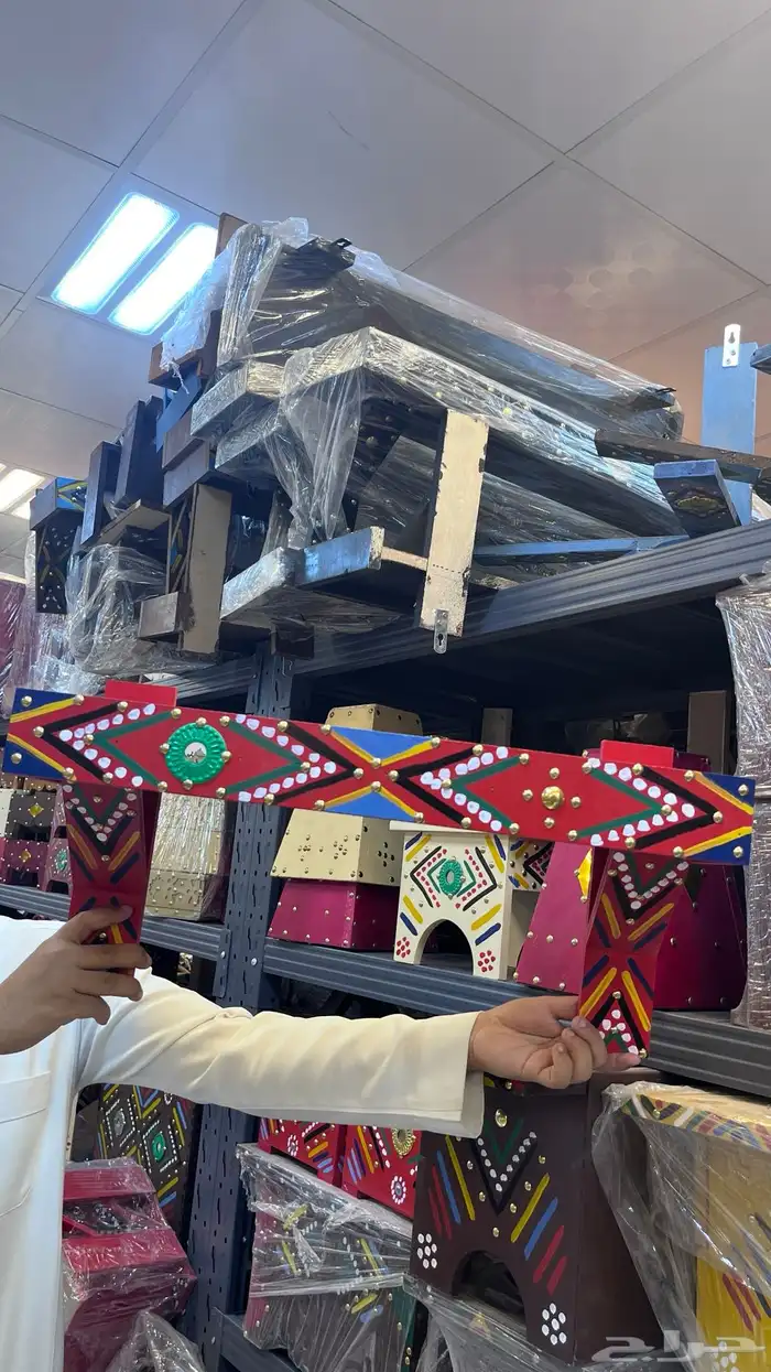 كمار تراثية وطاولات تراثية ومستلزمات مجالس خشبية 21