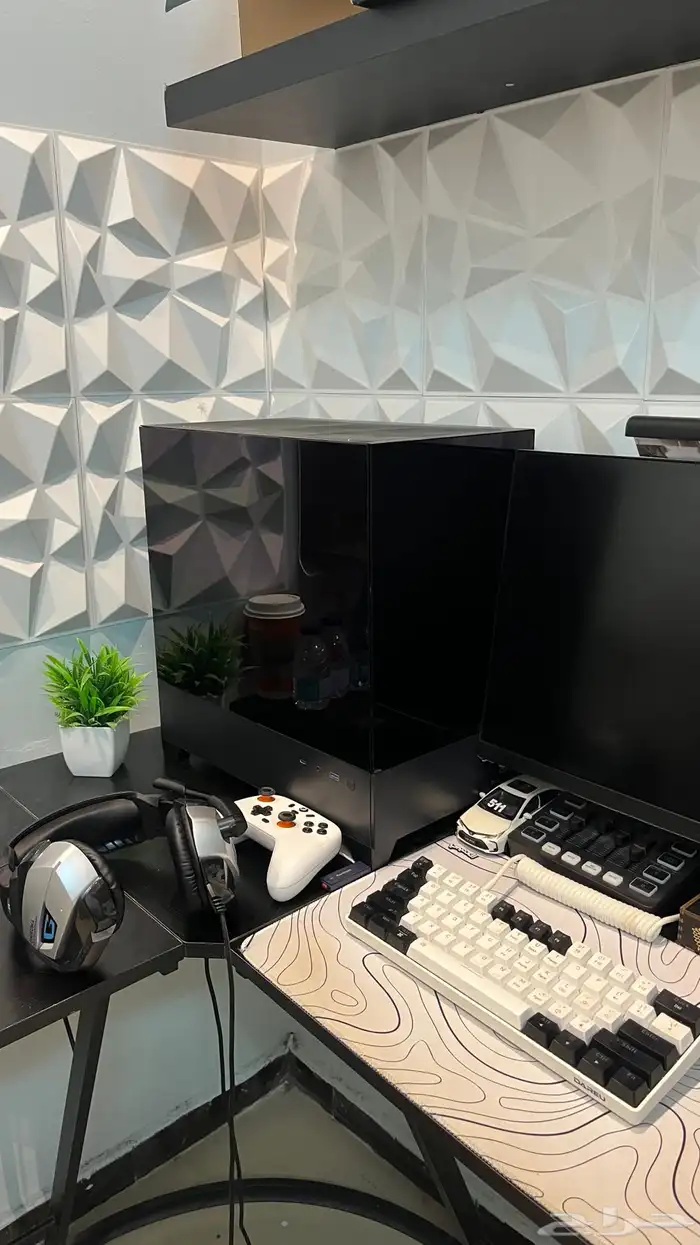 بي سي و شاشتين و مايك مكسر كيبور ماوس كل شي 7