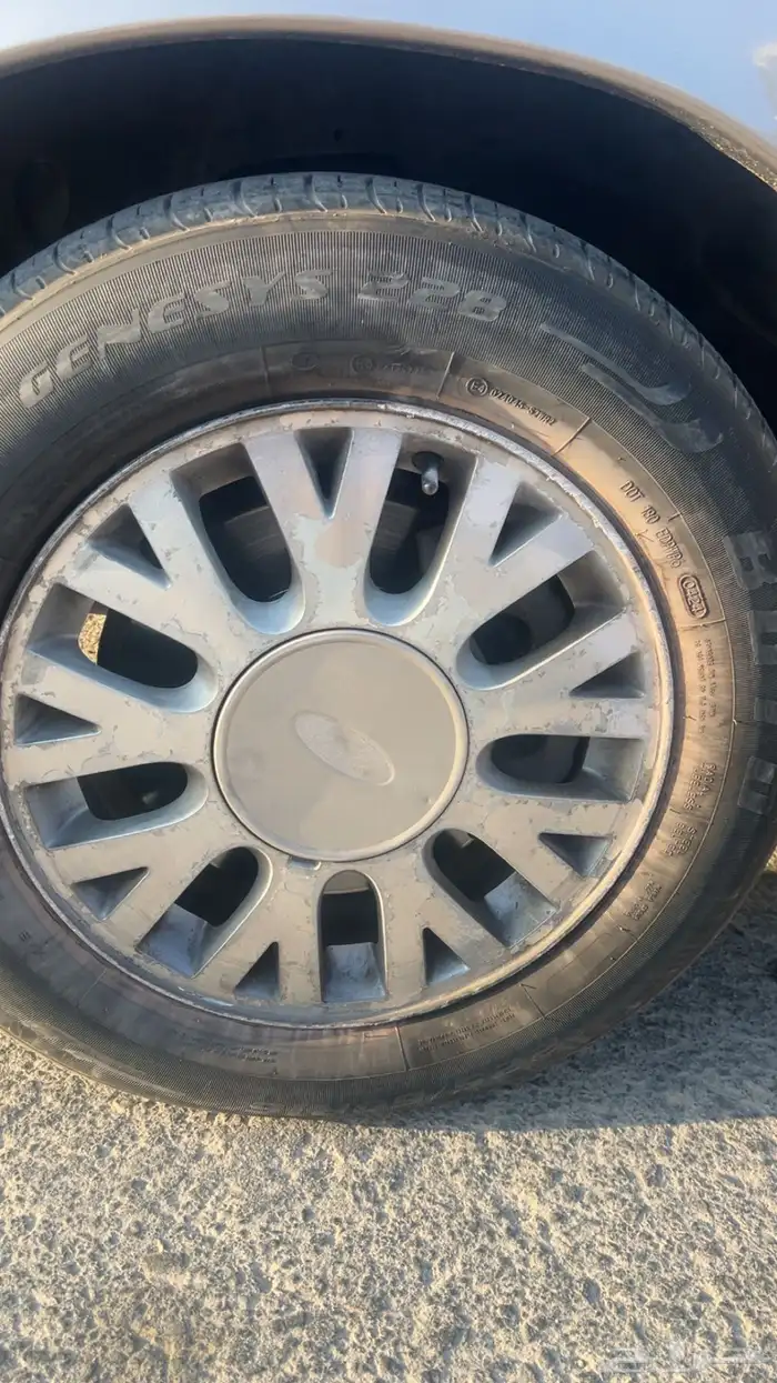 جنوط فورد فكتوريا 2004 للبيع 3