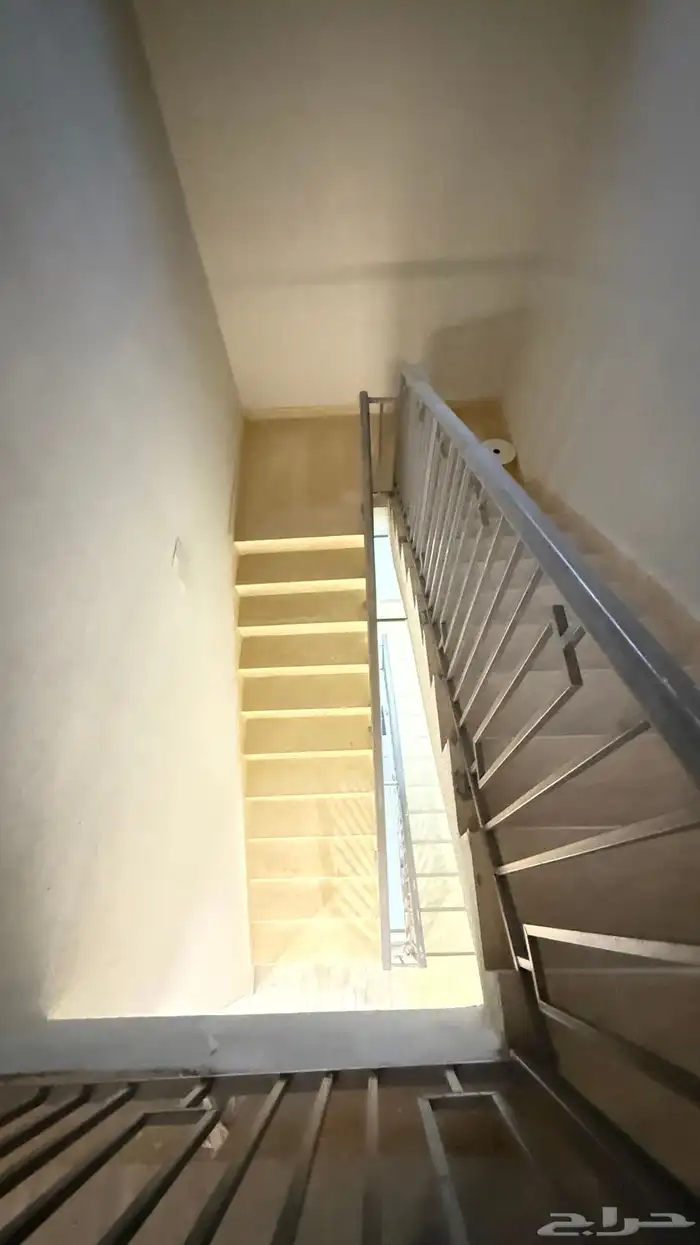 دور علوي مع شقه بصك 7