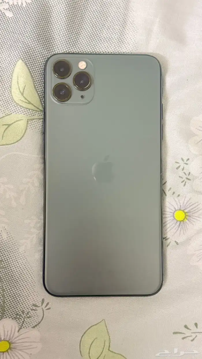 للبيع آيفون 11 برو ماكس 3