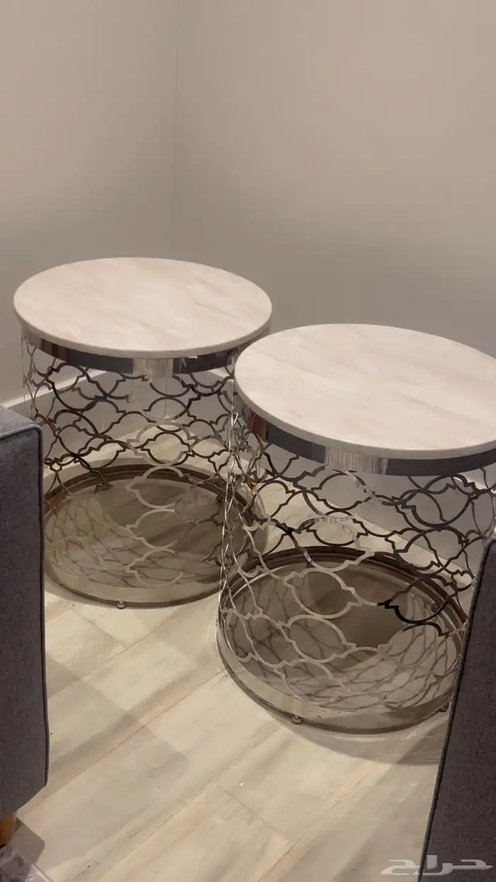 طاولات استخدام نظيف 1