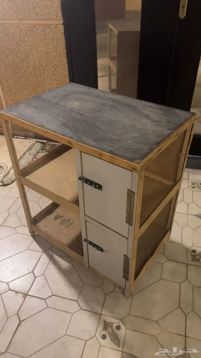 شبك دجاج طوله تقريبا  متر وعرضه نص متر 0