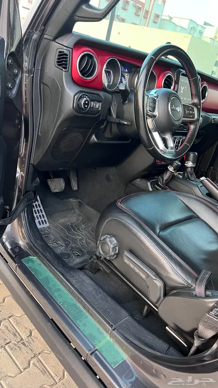 جيب لانجلر روبيكون اعلى فئه 6سرندر لون رصاصي غامق بدي بلد 16