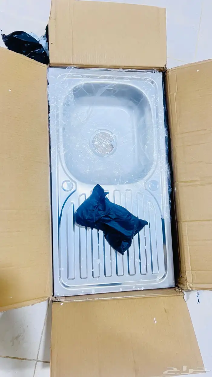 براده مياه ومغسله جديده متنقله وبكامل أغراضها للبيع 0