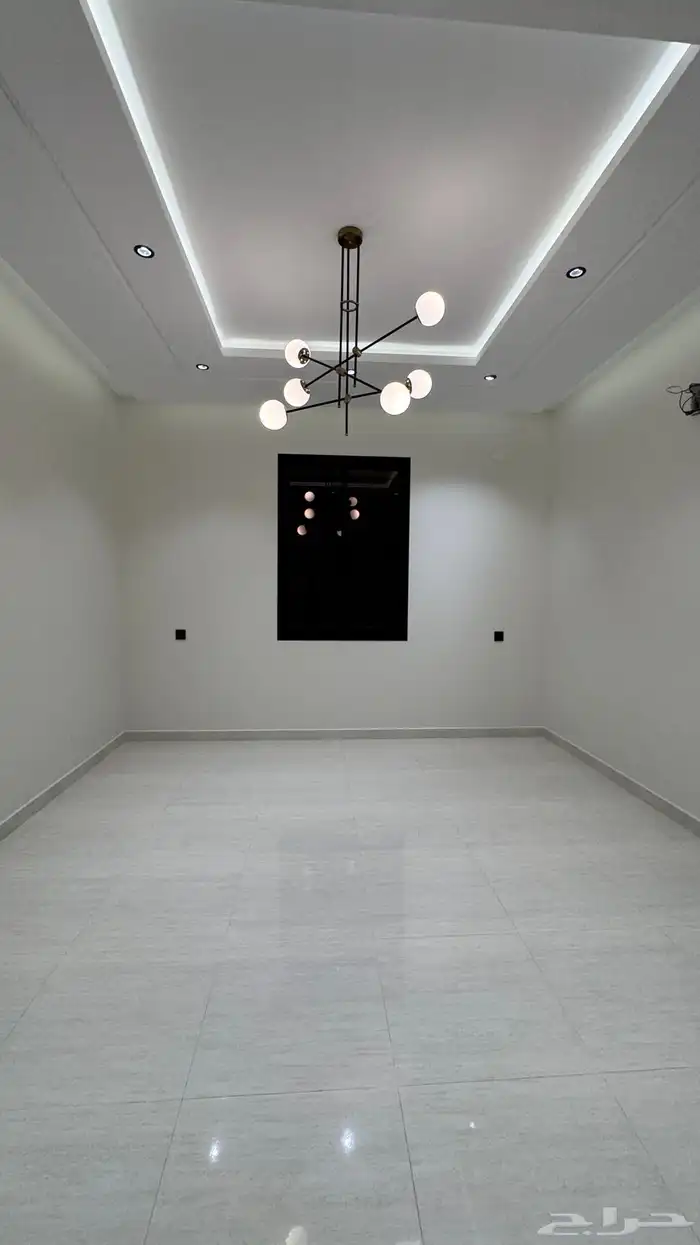 للبيع شقه ارضيه 6 غرف مع حوش وبايكه من 540 الف احد رفيده 10