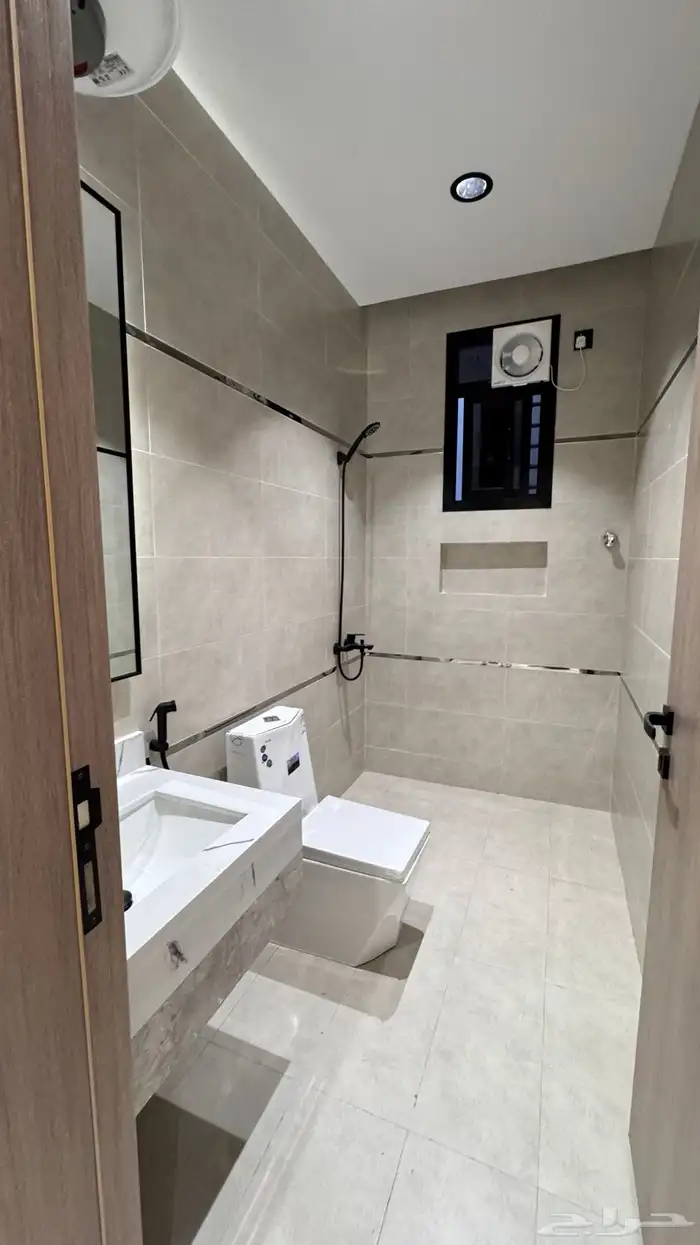 للبيع شقه ارضيه 6 غرف مع حوش وبايكه من 540 الف احد رفيده 15