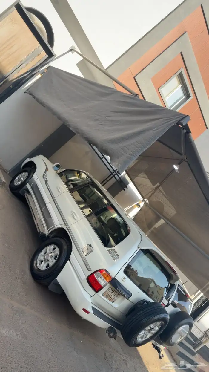 صالون مخزن جي اكس ار موديل 2000 للبيع 2