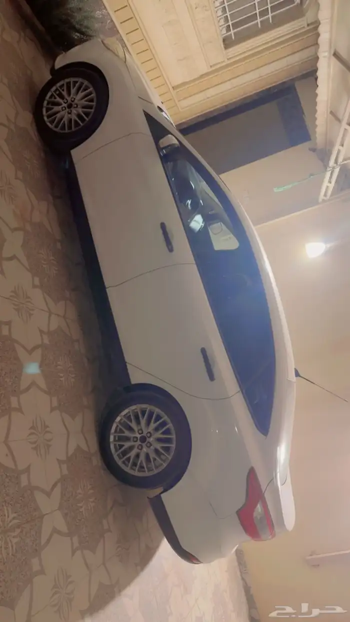 سياره فورد فوكس 1