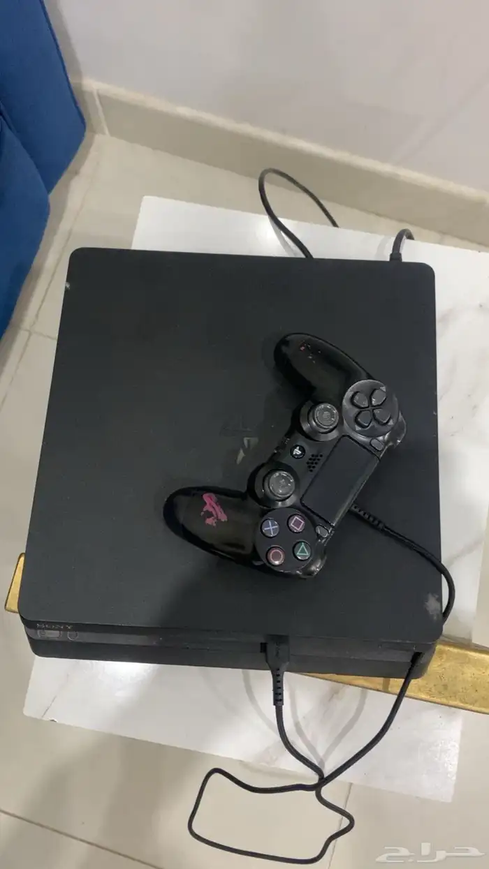 سوني 4 نظيف مستعمل ومع يد 0