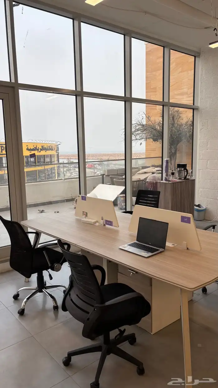 مكاتب إدارية بحالة جديدة 2