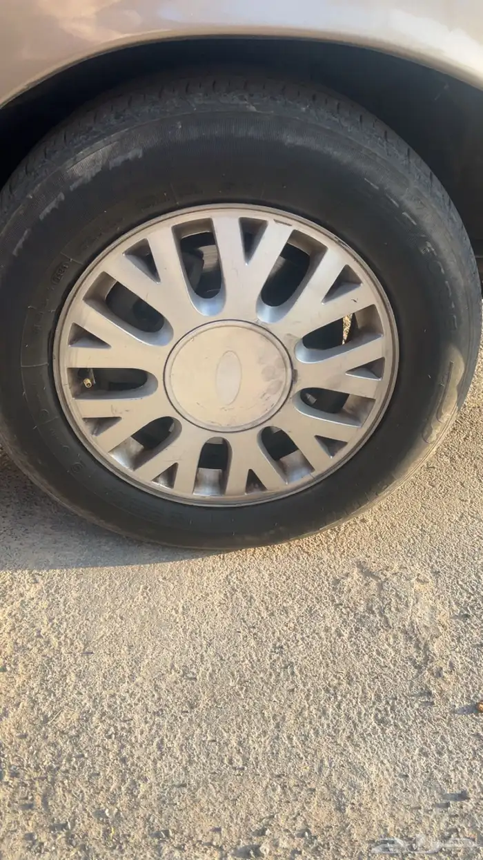 جنوط فورد فكتوريا 2004 للبيع 2