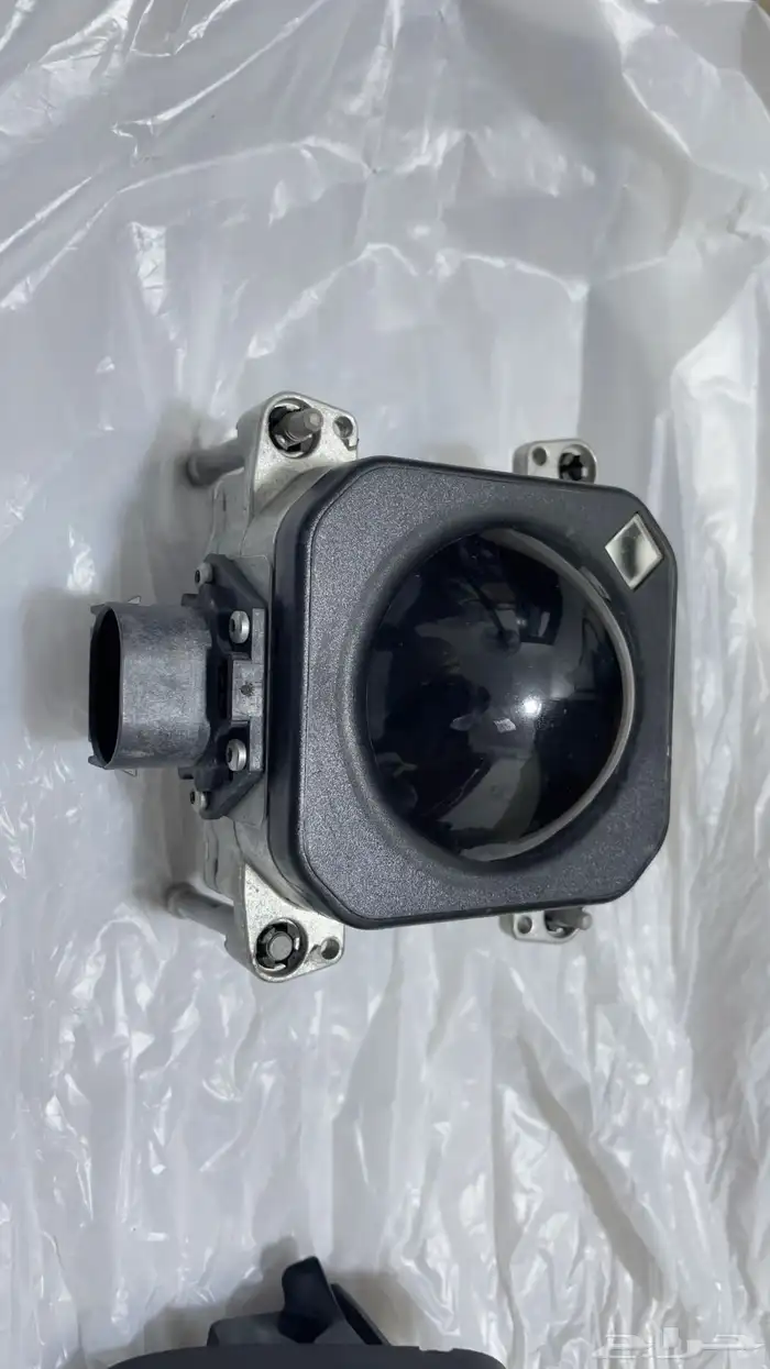 رادار دودج تشارجر RT 2023 مع قاعدته وكشاف يسار مع قاعدته 0