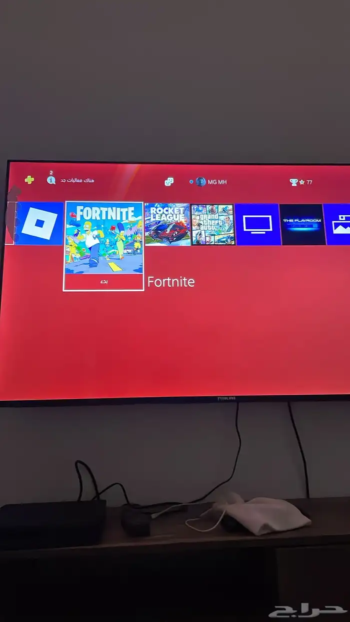 بلاسيتشن نضيف مع يدين وش يريد جراند ومعه شاحن يد ومعها سلوك 4