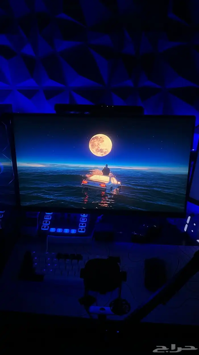 بي سي و شاشتين و مايك مكسر كيبور ماوس كل شي 2