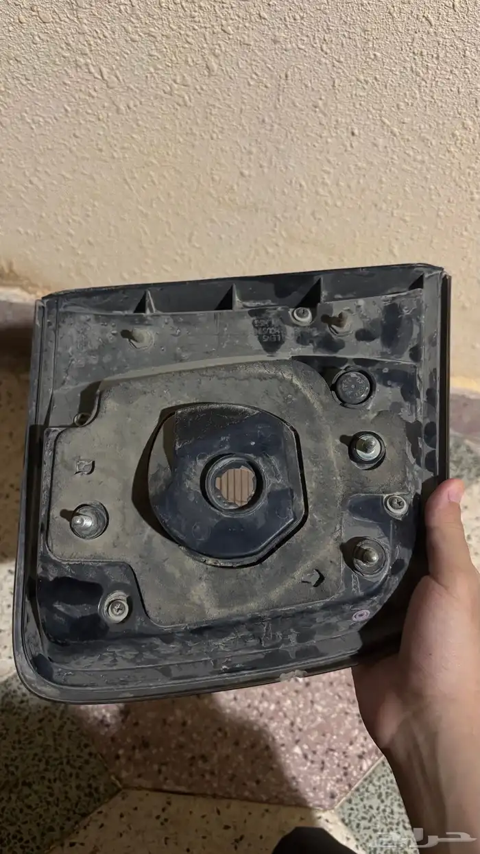 للبيع ثلاث قطع اسطبات الخلفي جيب باترول 2010 6