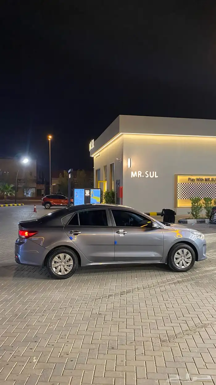 كيا ريو 2021 نظيف ممشى قليل للبيع 1