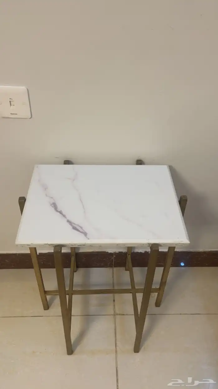 طاولة قهوه مع 4 طاولات خدمة 1