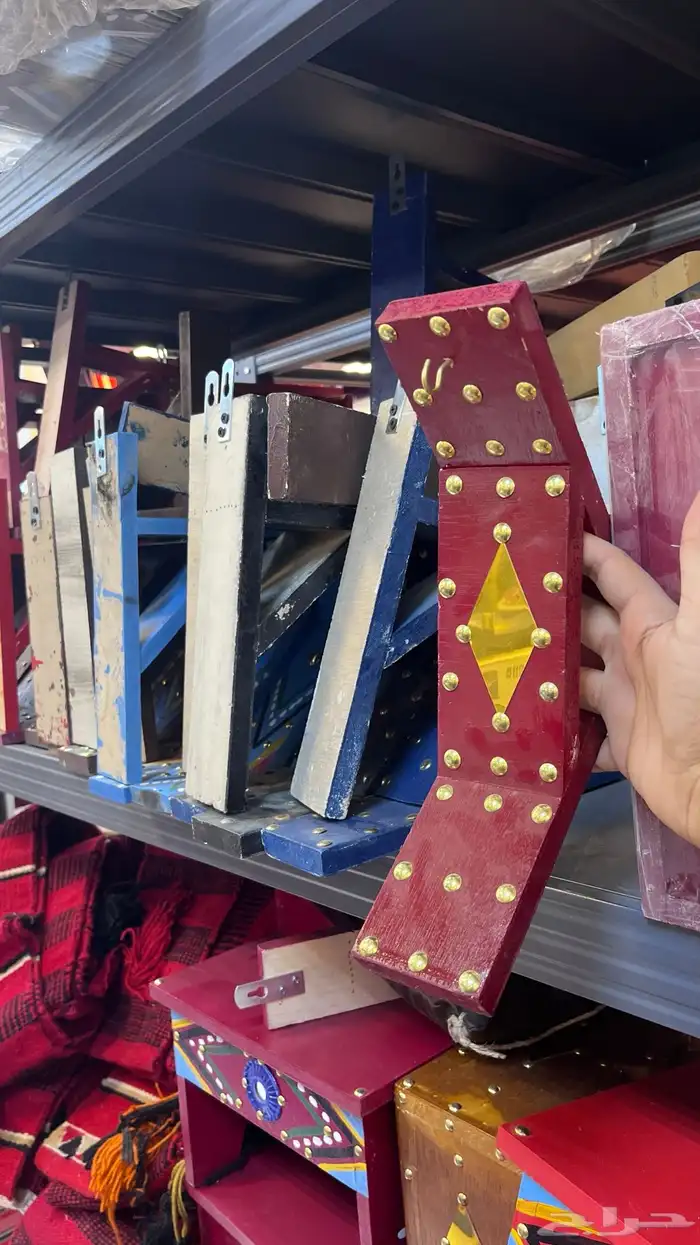 كمار تراثية وطاولات تراثية ومستلزمات مجالس خشبية 18